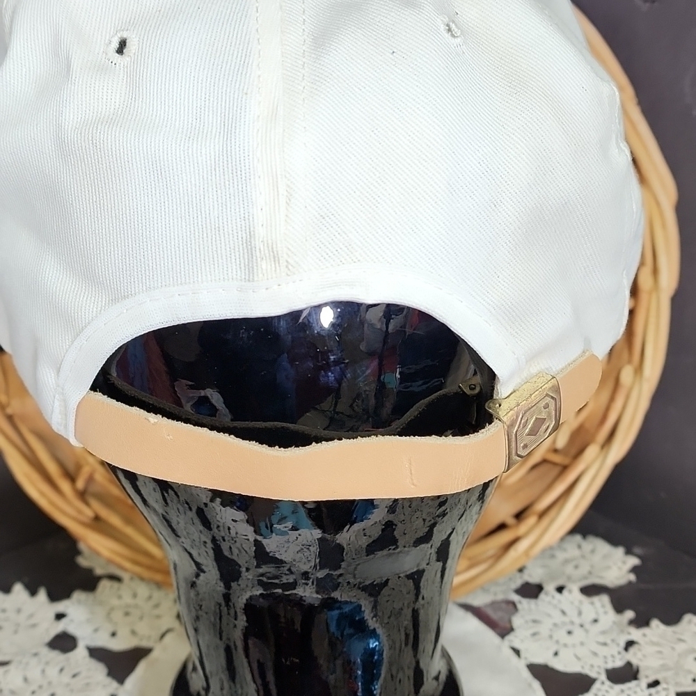 HAT - Picture 4 of 7
